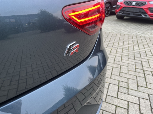 Leon FR 1.5 TSI FULL LINK ACC AMBIENTE LED BT SITZHEIZUNG
