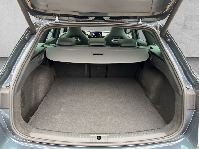 Leon Sportstourer 1.4 e-HYBRID FULL LINK KLIMA BT NAVI ACC