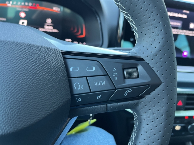 Arona 1.0 TSI ROAD EDIT. / UPE: 36.885,- / AHK LED ACC