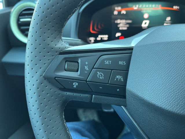 Arona 1.0 TSI ROAD EDIT. / UPE: 36.885,- / AHK LED ACC
