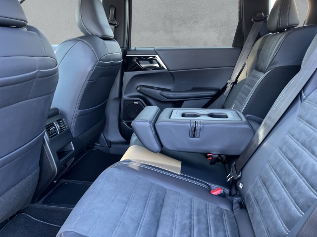 Outlander INTRO / UPE: 57.230,-  / 2.4 PHEV LED ACC