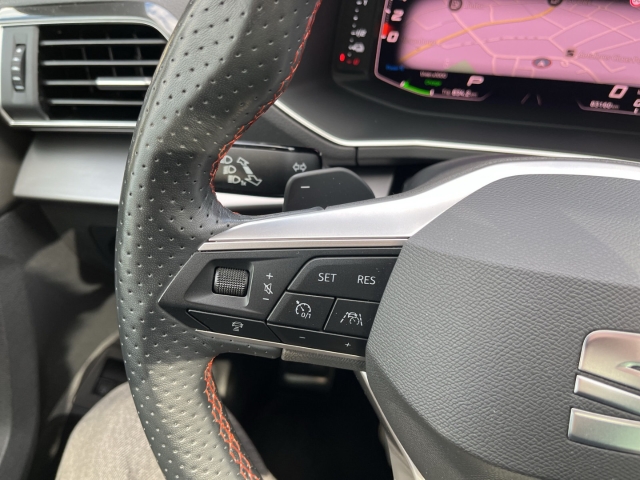 Tarraco FR 1.4 e-HYBRID Panorama AHK-klappbar BT ACC LED