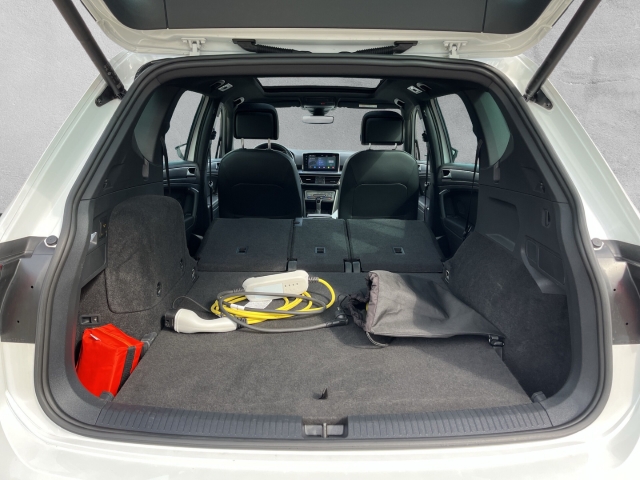 Tarraco FR 1.4 e-HYBRID Panorama AHK-klappbar BT ACC LED